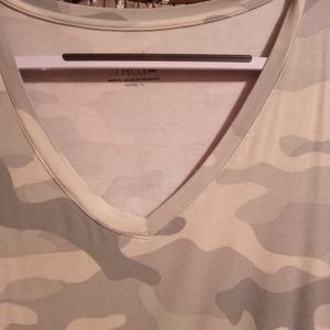 Light Camo V-Neck Short Sleeve Tee
